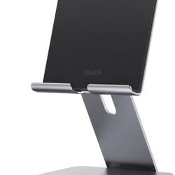 Anker USB C Hub for iPad, 551 USBC Hub (8-in-1), with Foldable Tablet Stand, 4K HDMI