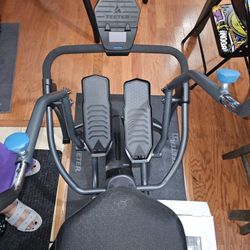 Teeter FreeStep Recumbent Cross Trainer Stepper exercise machine