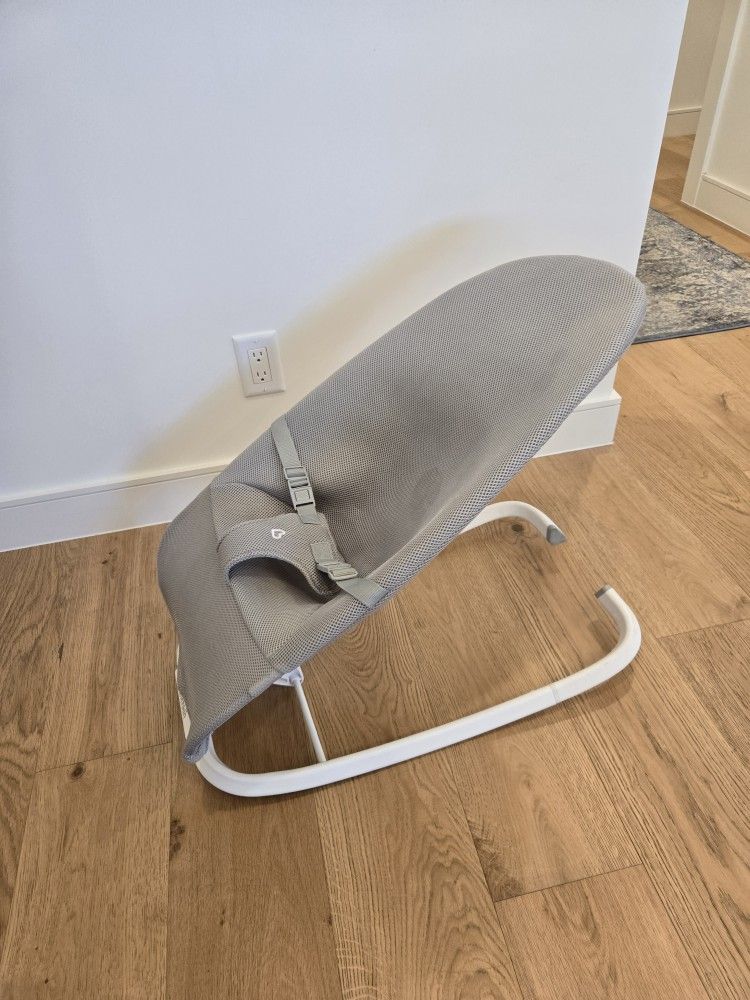 Munchkin Spring 2in1 Bouncer And Rocker