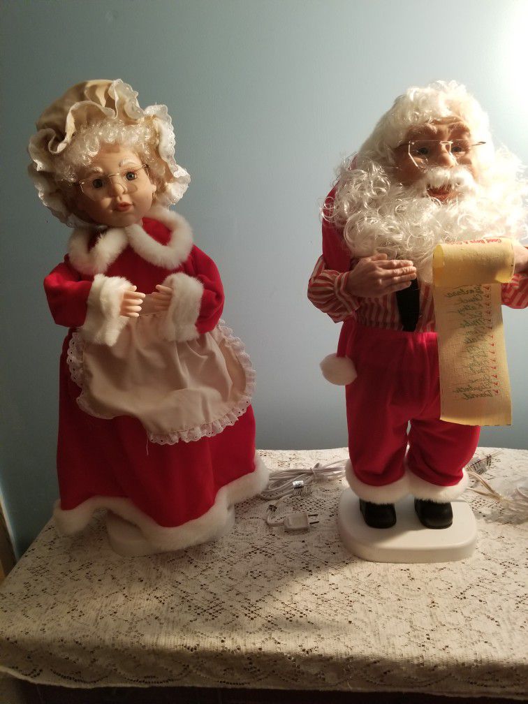 Vintage Motionette  Santa And Mrs Claus