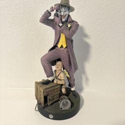 Joker Statue 