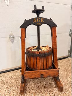 Vintage ACE No. 1 Cast Iron and Wood Wine / Fruit Press – Beautiful Rustic Decor