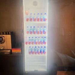 COMMERCIAL BEVERAGE FRIDGE 