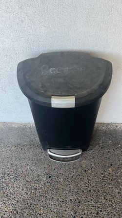 Simplehuman trash can