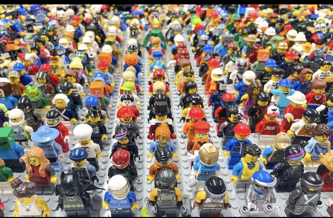 10 Pieces - Authentic LEGO Minifigures Figures Toys Birthday Party Favor Cake Cupcake Topper for loot bags. Kids party. All randomized. ( 10 minifi