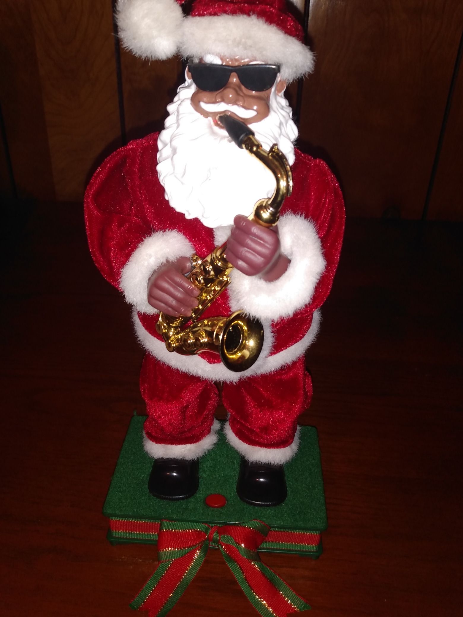  Dancing  Santa Playing Jazz