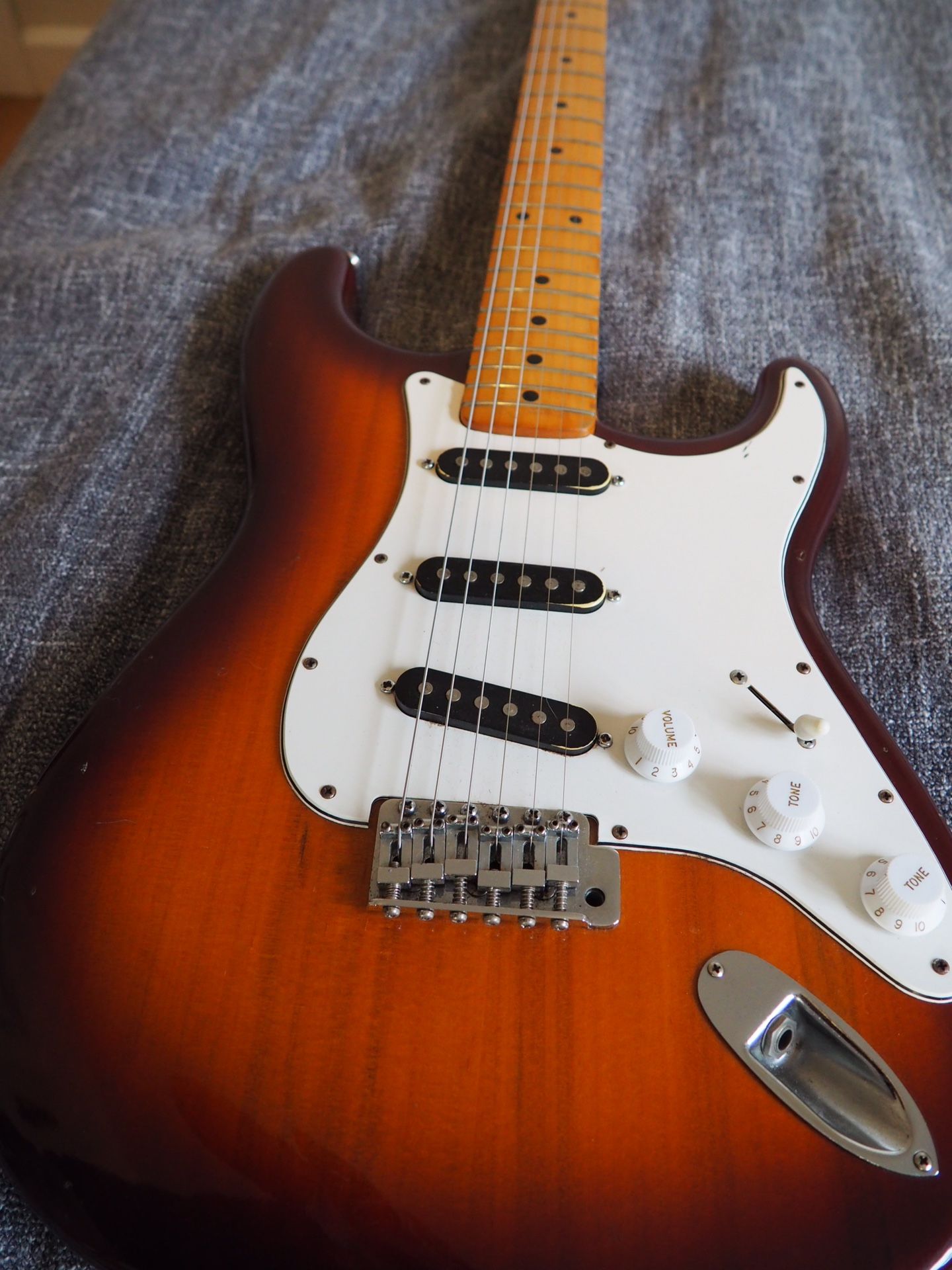 値引きokOakland オークランドスズキ製COUNTRY GENTLEMAN New Guitar｜カブトムシ