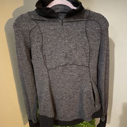 Lululemon Half Zip up 8 