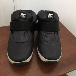 SOREL WATER PROOF Out N About Puffy Boot - Women's Size 12. Used but in a great and excellent condition