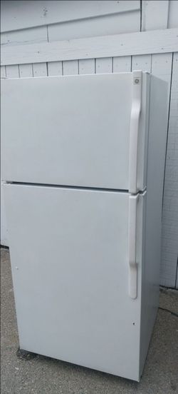 GE REFRIGERATOR