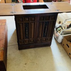 Antique sowing table