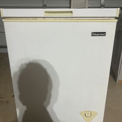 Magic chef Chest Freezer/Fridge