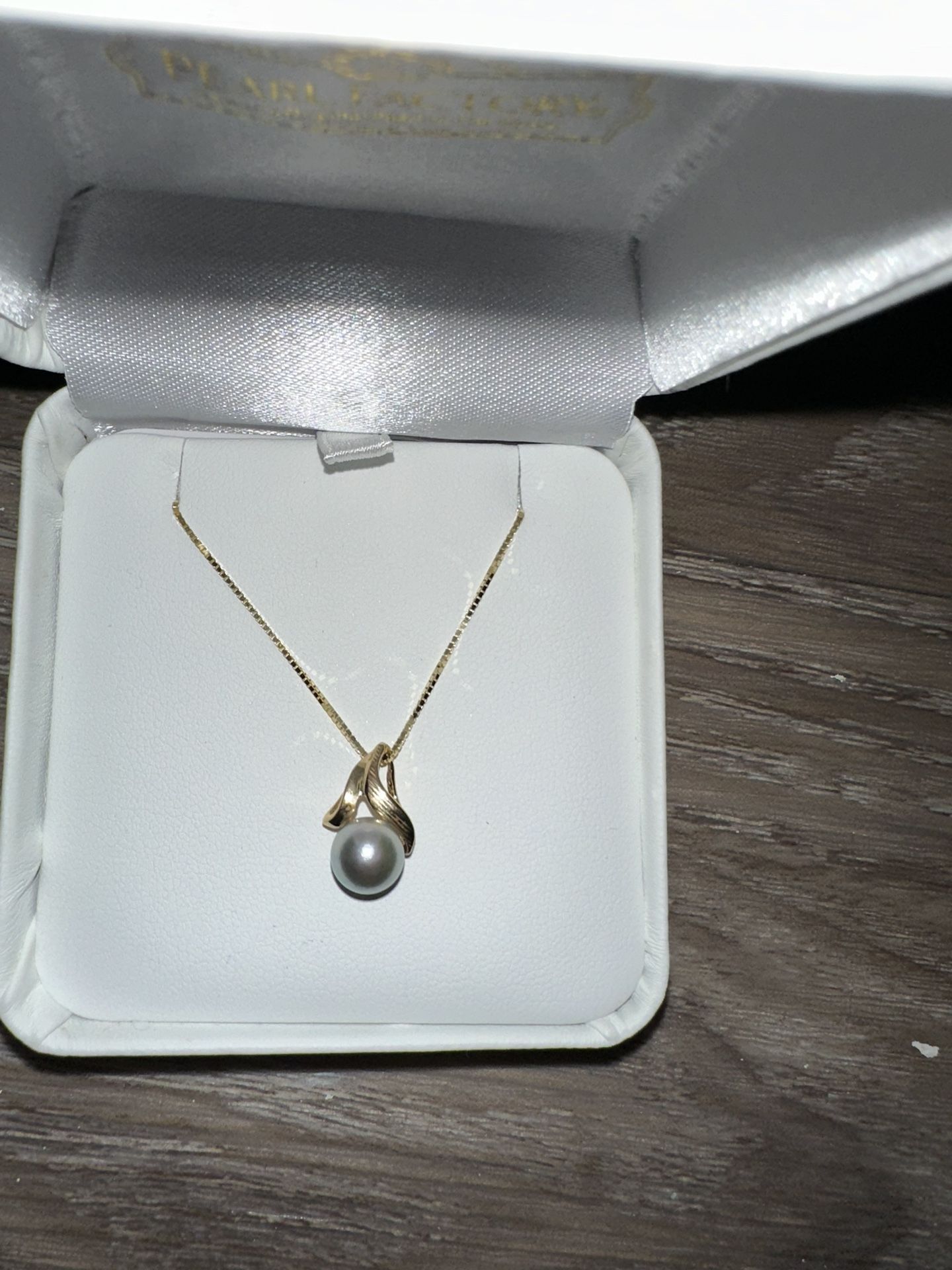 CLEARANCE SALE! Na Hoku Pearl Factory 14k gold Ti Leaf pendant with blue, pink Akoya pearl and 14k gold matching earrings