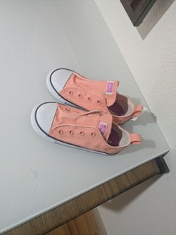 Converse little girls Velcro shoes. New. Size 10
