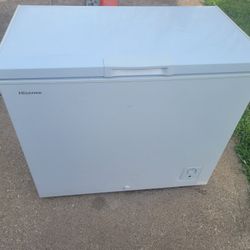 Hisense 7.0 Cu ft Chest Freezer, White