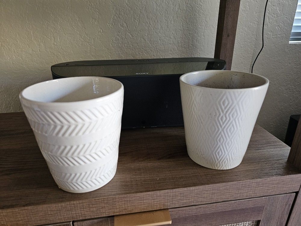 Flower Pot Cream Color