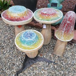 Outdoor Decoration-Set Of 4 Mushroom 