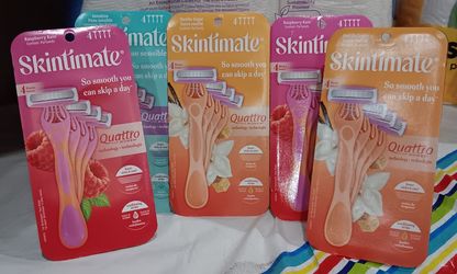 Skintimate Quattro Razors For Women (4 Razors Per Pack) Selling 5 Packs For $20