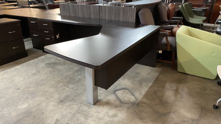 L shaped desk 