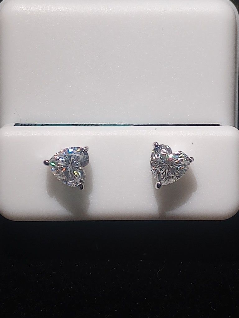 Heart Shaped Moissanite VVSD Color Earrings