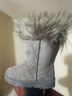 New Ladies Boots Size 6 $30.  