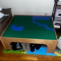 Kids wooden play table