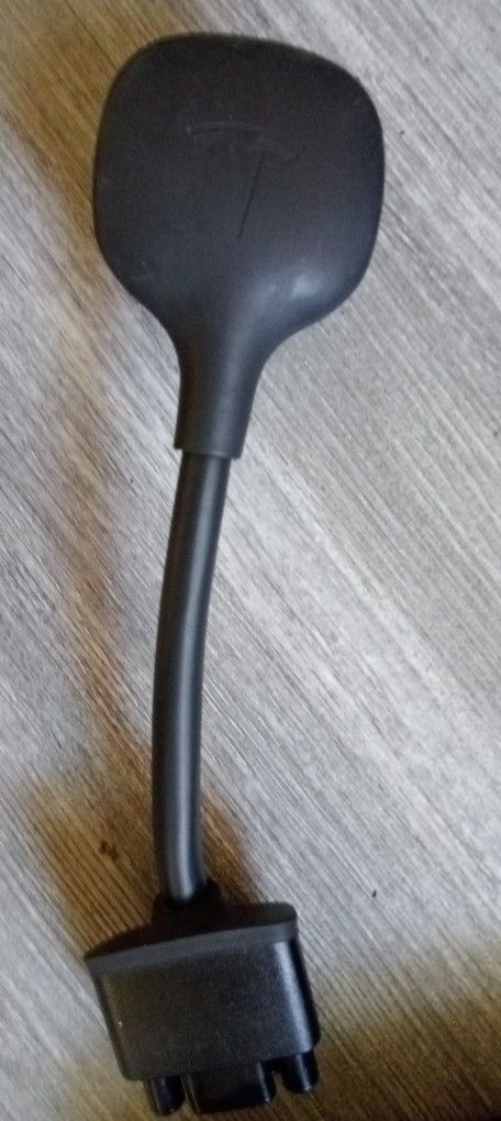 Selling A Tesla Charger Adapter 1450 38 250v