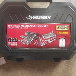 Husker 194 Piece Wrench Set