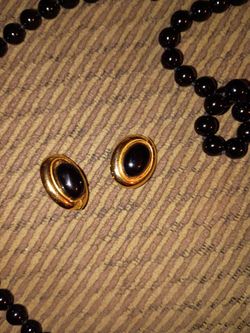 Real Black Pearl Necklace And Matching 18k Pearl Earrings 