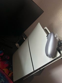 Ps5 with 5 controller with all the cables except the charger