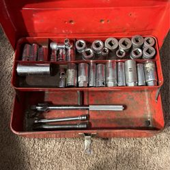 34 Piece Grand/Pro Drive Socket Set & Tool Box