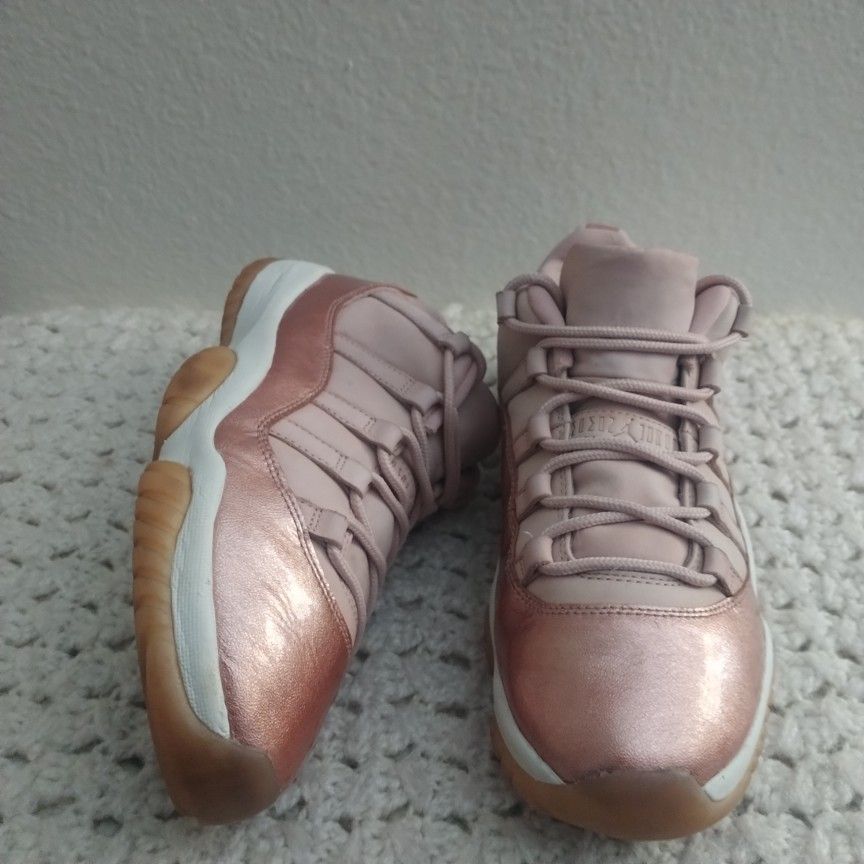 Air Jordan 11 Retro 'Rose Gold's Women Size 10.5