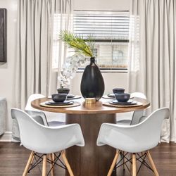 Round Wood Dinning Table