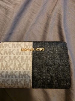 MK PURSE