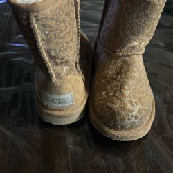 Girl Uggs 