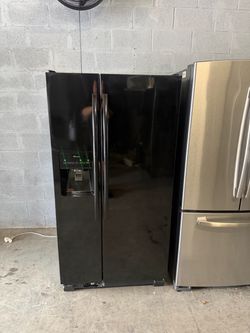 33” BLACK AMANA FRIDGE REFRIGERATOR NEVERA HELADERA FRIO REFRIGERADOR GOOD CONDITION DELIVERY 🚚 AVAILABLE WARRANTY 100 DAYS 7️⃣8️⃣6️⃣4️⃣2️⃣0️⃣1️⃣3️⃣4