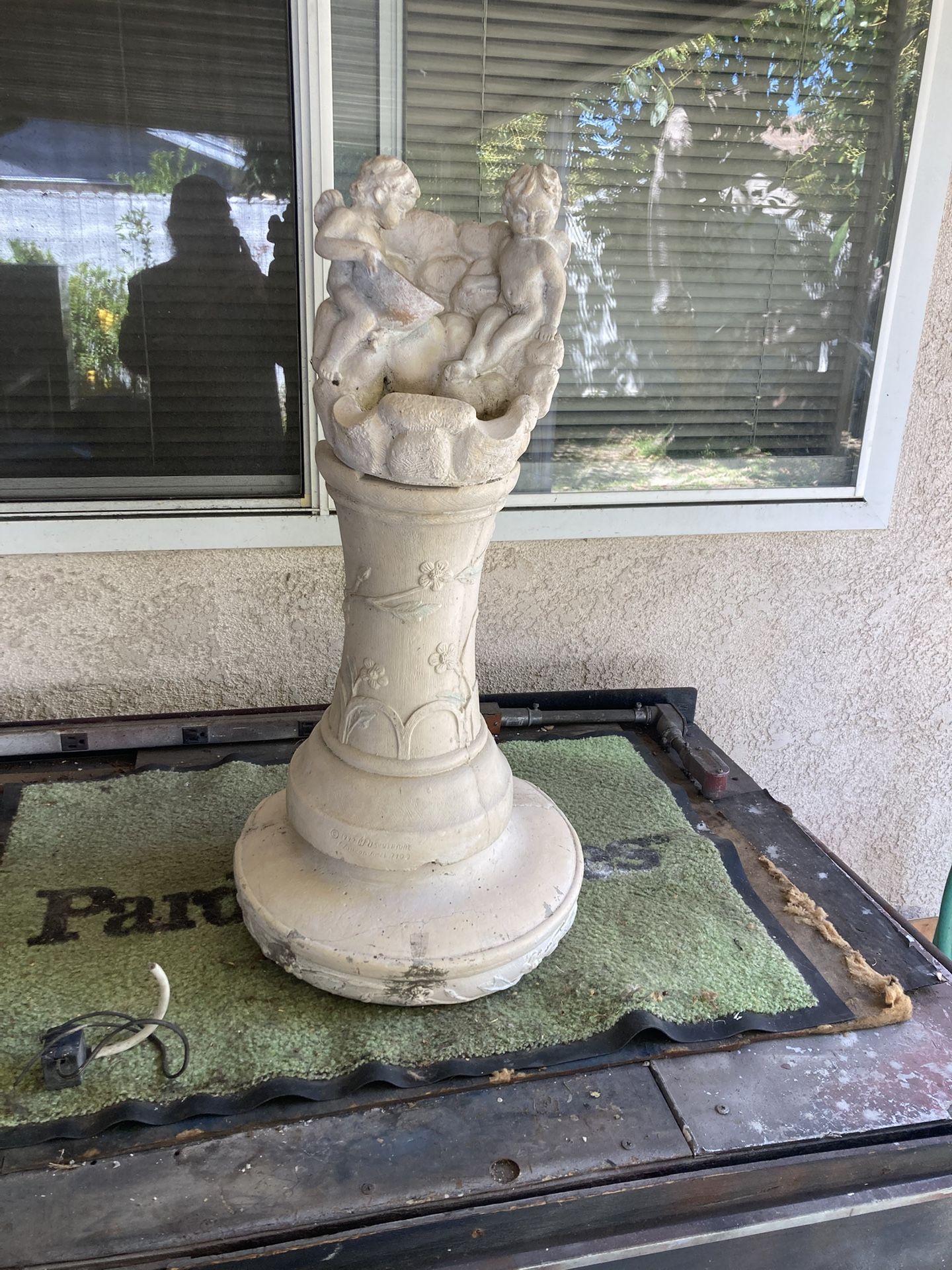 Water fountain.