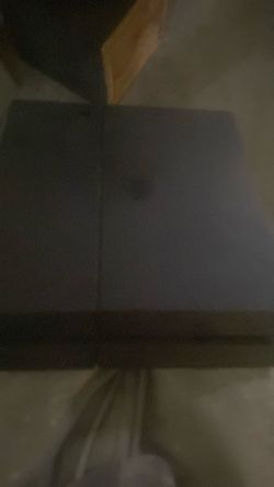 PlayStation 4 (console/cords)
