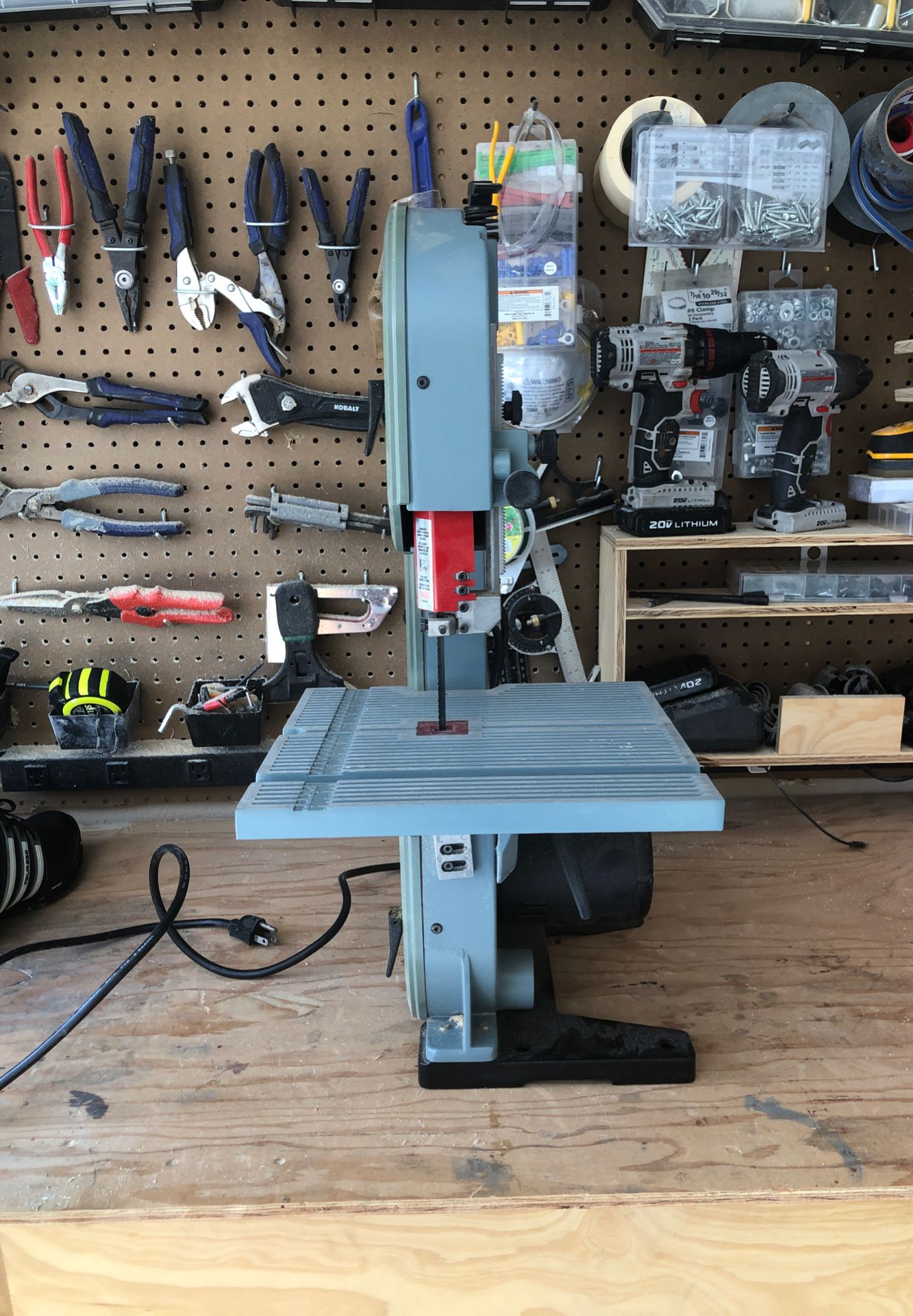 Delta Tabletop Band Saw for Sale in Chandler, AZ OfferUp