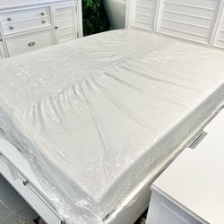 New queen size memory foam mattress