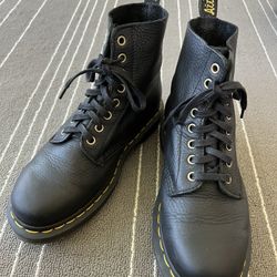 Dr. Marten Boots Size 7