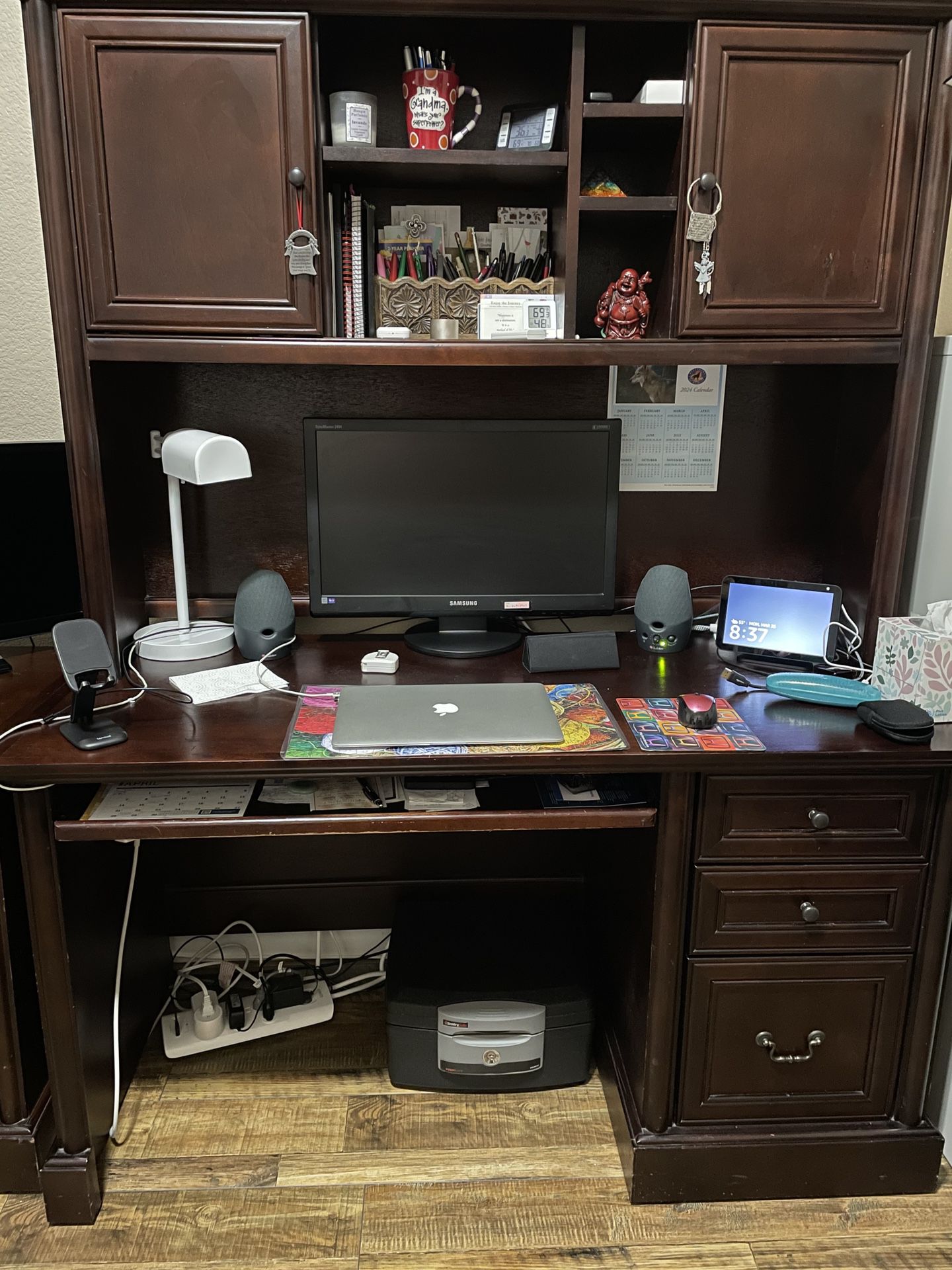 Office Desk And File Cabinet 