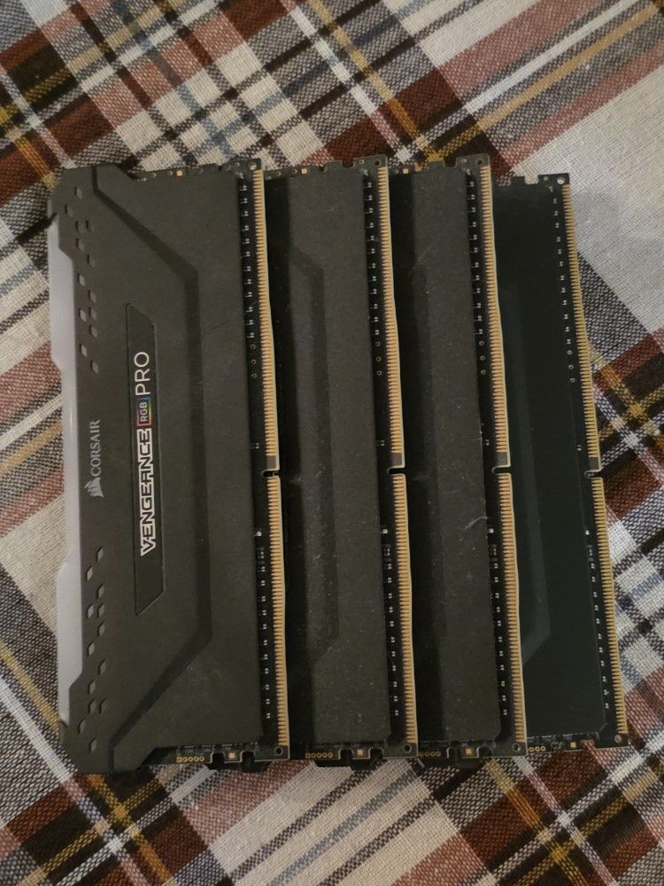 Corsair Vengeance Pro DDR4 32 GB (4x8GB) RAM