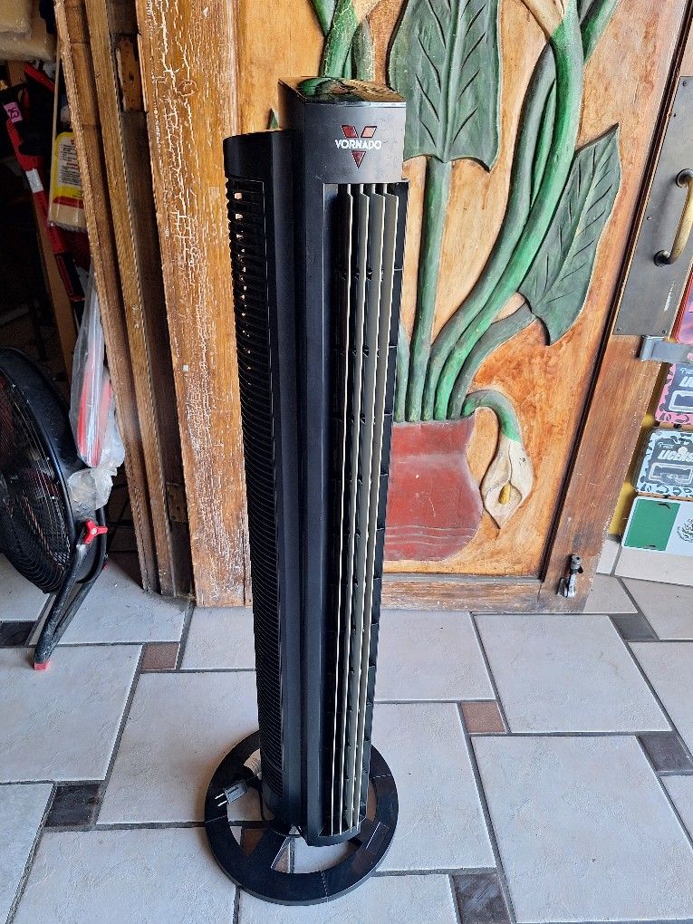 Tower fan works perfectly $25
Ventilador trabaja muy bien $25