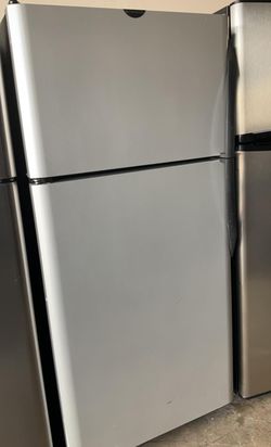 Frigidaire Top Mount  White Refrigerator
