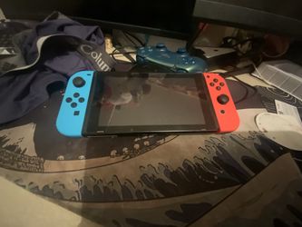 Nintendo switch V1 comes with charger