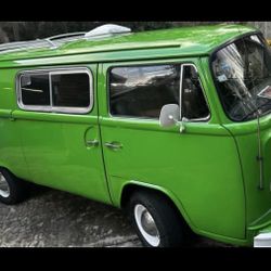  1973 VW Kombi Transporter Bus T2 Green Classic  Ready to go! 