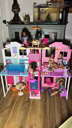 Barbie DreamHouse & Accessories