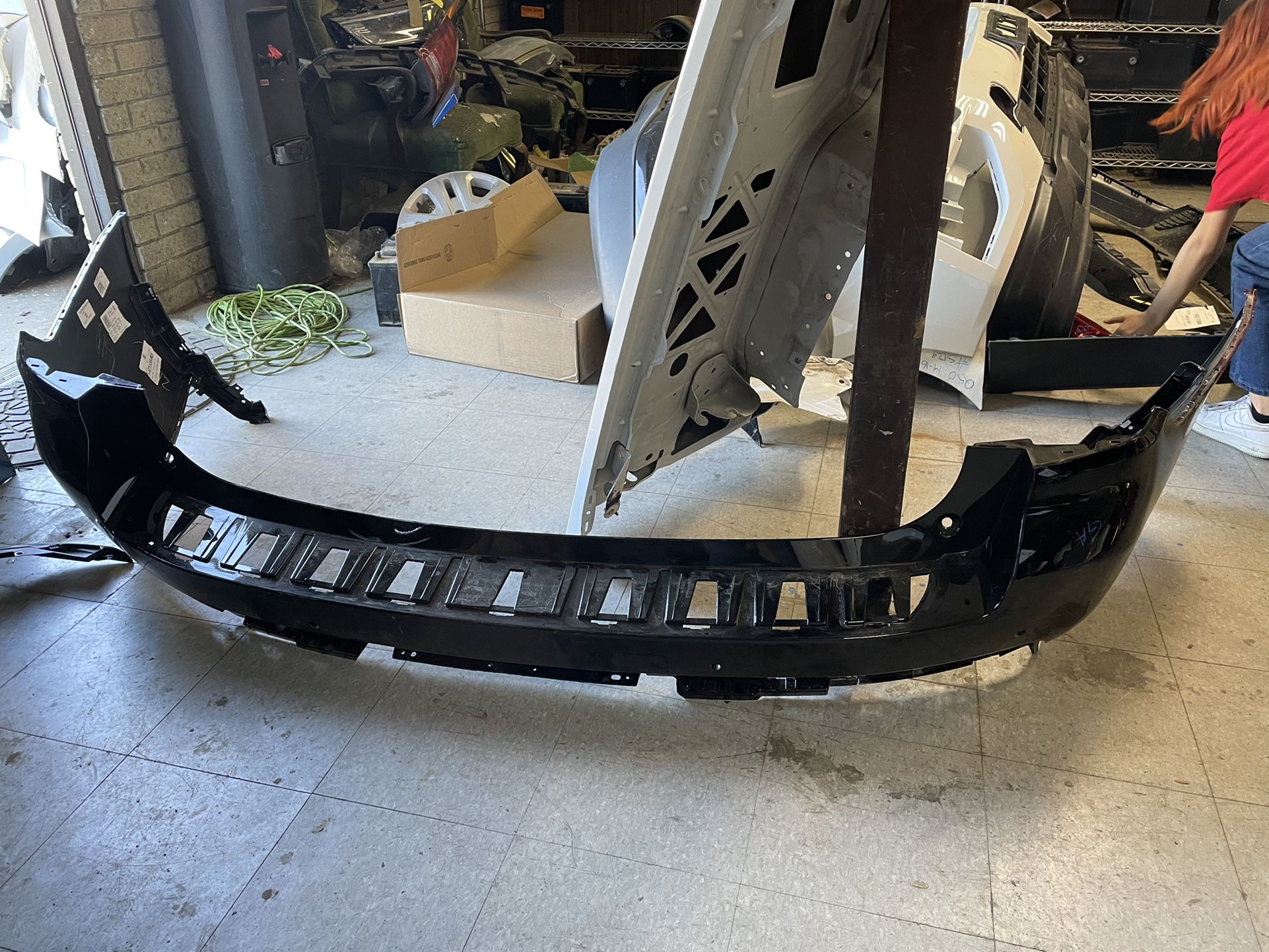 2021 CHEVY TAHOE REAR BUMPER COVER 