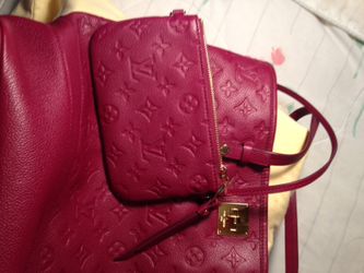 Never used Louis Vuitton Purse